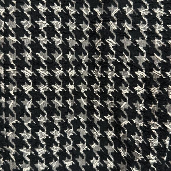Elegant Black and White Houndstooth Cardigan - Picture 6 of 6